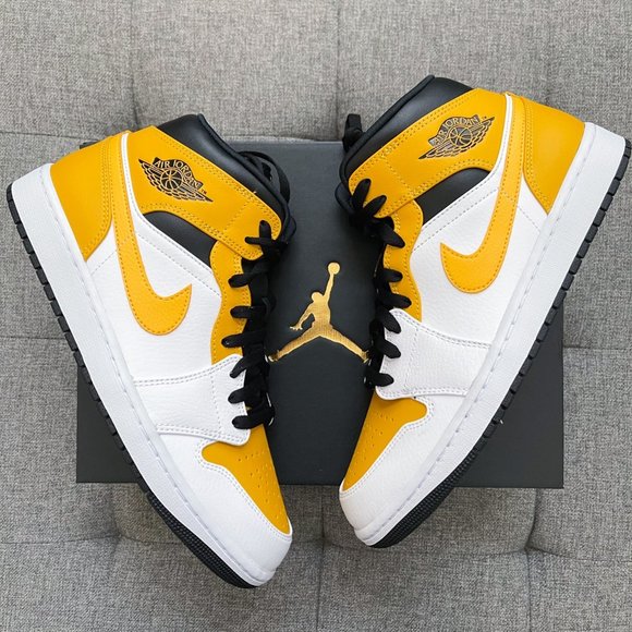 HOST PICK! π€π Nike Air Jordan 1 Retro Mid - Picture 4 of 4